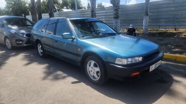 арзан авто машиналар: Honda Accord: 1991 г., 2.2 л, Механика, Бензин, Универсал