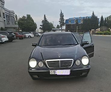 sarı ford transit: Mercedes‑Benz E‑Class (W210) sedan - Korpus: qara rəng, 4 qapı, xrom — 4
