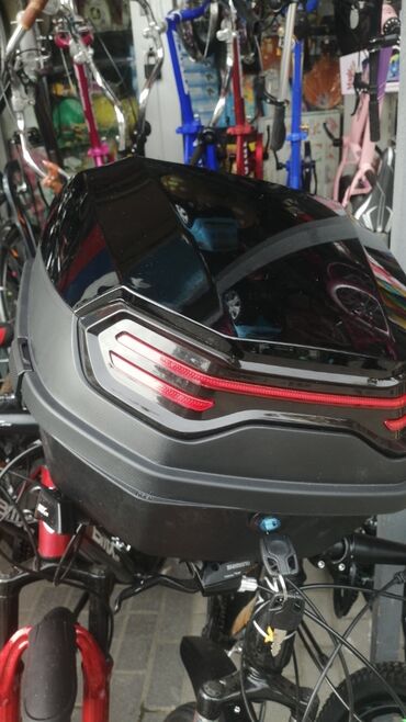 Moto dəbilqələr: Kaskalar 39an hər rəngi var Qara mat kaskalar 55azn Qara parlaq — 26