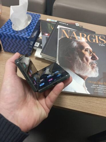 Samsung: Samsung Z, rəng - Qara, İki sim kartlı, Barmaq izi, Face ID — 2