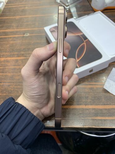 Apple iPhone: IPhone 16 Pro Max, 256 GB, Desert Titanium, Face ID — 6