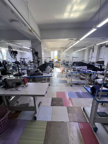 сдаю частный дом под швейный цех: Сдается цех со всеми оборудованиями 160-320м2 Район Кожзавод