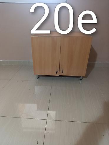 Ugaone garniture: Nameštaj – više artikala 1) Drvena vitrina sa staklenim krilima – — 21