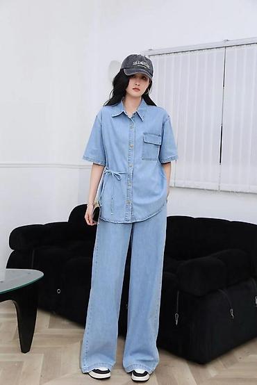 Костюмы с юбкой: Джинсовые комплекты для женщин Варианты: - Юбочный костюм из денима — 10