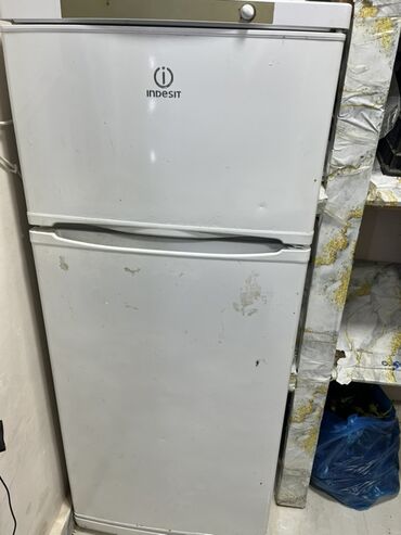 gencede satilan evler 2020: 2 qapılı Indesit Soyuducu Satılır, rəng - Ağ