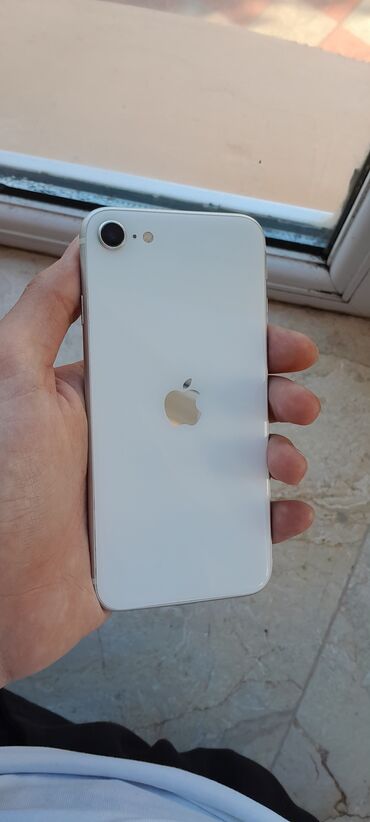 zaryatka: IPhone SE 2020, 64 GB, Ağ, Barmaq izi, Simsiz şarj, Face ID