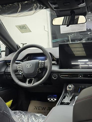таота краун: Toyota Camry: 2026 г., 2 л, Вариатор, Гибрид, Седан — 9