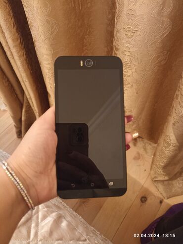 telefon qiymeti: Asus ZenFone Live (L2), rəng - Ağ