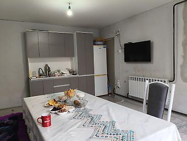 Продажа времянок: Продаю дом в центре сокулуке 3 комнатный участок 3 соток .свет, вода — 4