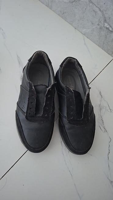 крок тапочки: Продаются детские обуви б/у. каждая по 200 сом. Размер 31,32 — 5