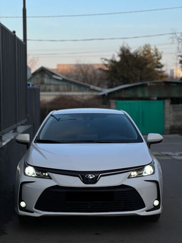 Toyota: Toyota Corolla: 2019 г., 1.8 л, Вариатор, Гибрид, Седан — 2