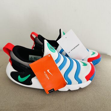 обувь 32: Удобные, легкие кроссовки на мальчика. Фирма Nike Korea. 210 см