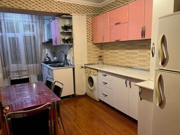 Uzunmüddətli kirayə mənzillər: Əhmədli metrosunun yaxınlığında,Təbrik .şadlıq sarayı ilə üzbəüz,9 — 4