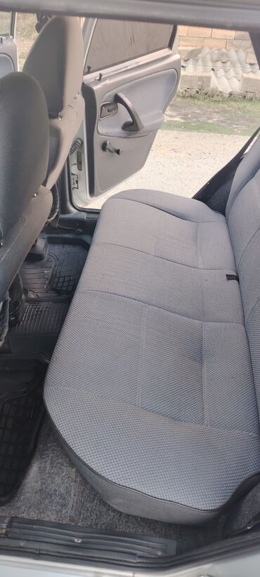 VAZ (LADA): Avtomobil: Lada Samara (VAZ 2114/2115 seriyası – ön görünüş və loqo — 14