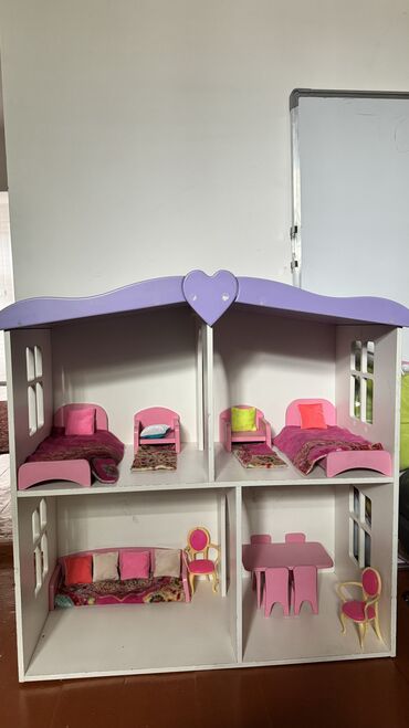 дома для кукол: Кукольный домик с мебелью 
3500 сом