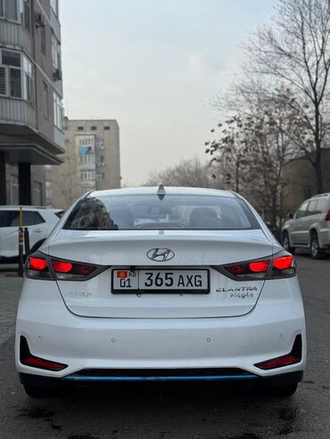 Hyundai: Hyundai Elantra: 2020 г., 1.6 л, Электромобиль — 5