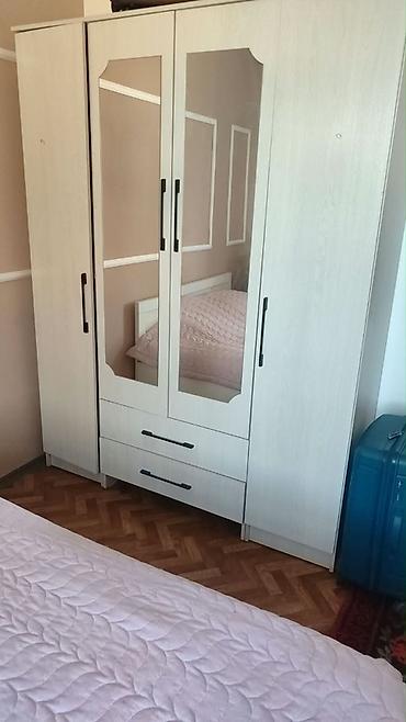 белая мебель для спальни: Двуспальная кровать + четырехдверный шкаф с зеркалами Комплект мебели — 2