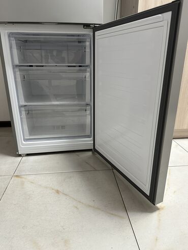 куплю новый холодильник: Муздаткыч Haier, Жаңы, Эки камералуу, No frost, 70 * 190 * 68