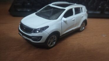 Avtomobil modelləri: Kia sportage oyuncaq maşın təzədir yeni maşındır vəziyyət göz