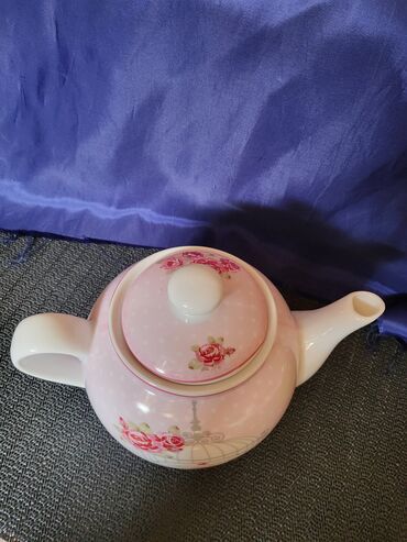 Čajnici: Bokal nov,vintaz porcelanski. Nov bokal. Visina. 12cm na lalafo.rs — 4 Čajnici: Bokal nov,vintaz porcelanski. Nov bokal. Visina. 12cm — 4