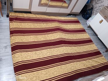 Döşəklər: Doşək və yorğan satılır Taxt döşək 50 azn, tək döşəklər 25azn, yorğan