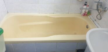 Ванны: Ванна стандартной прямоугольной формы, подходит для большинства ванных