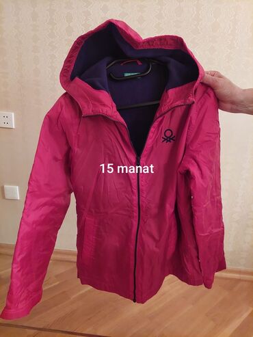 Pencəklər: Qış üst geyimləri paketi.Təzədən heç seçilmir.Geyimlərin hər biri 1 və — 3