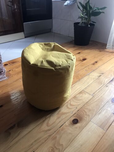 iznajmljivanje stolova i stolica: Bоја - Žuta, Upotrebljenо