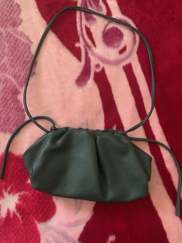 шикарная кожаная сумка: Кожаная сумка на магните маленькая удобная