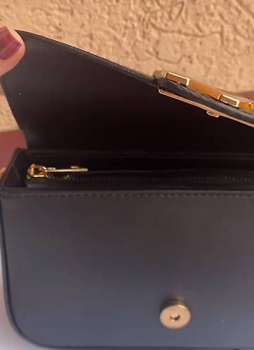 Torbe: Mona torbice samo 2800 dinara Kais 1700 dinara U setu 3800 dinara — 5