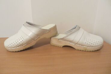 bele sandale: LEON klompe br 46 sa unutrasnjim gazistem 29cm, mozda dva puta