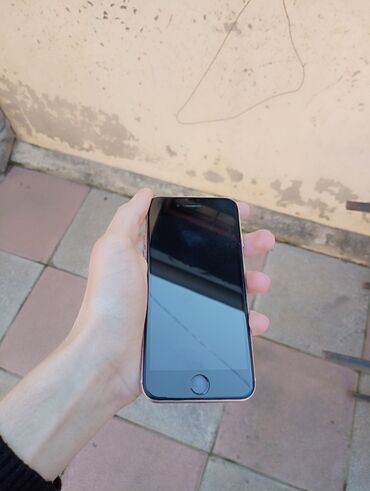 телефон fly fs501 nimbus 3: IPhone 8, 64 GB, Qızılı