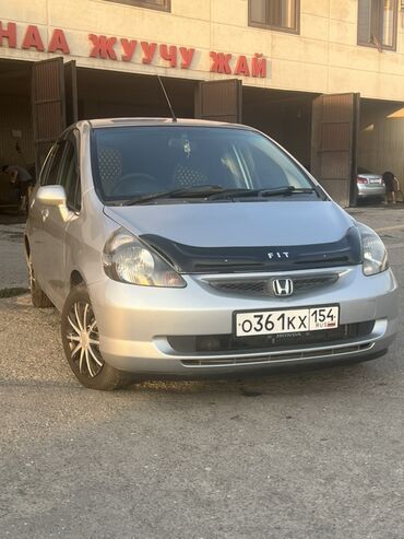 авто в рассрочку fit: Honda Fit: 2002 г., 1.3 л, Вариатор, Бензин, Хэтчбэк