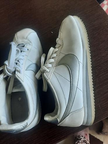 on cloud: Кроссовки, 39, Nike, Б/у, цвет - Белый, Самовывоз — 2
