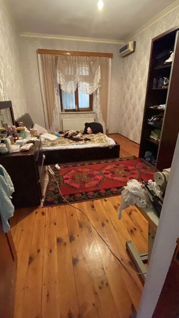 Kirayə qaraj: 0.06ha torpaq sahəsi. 109.6 kv.m yaşayış, 64.6 kv.m köməkçi sahə — 25