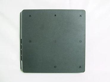 PS4 (Sony Playstation 4): U ponudi je Sony PlayStation 4 Slim 1TB. Stanje: odlično očuvana — 13
