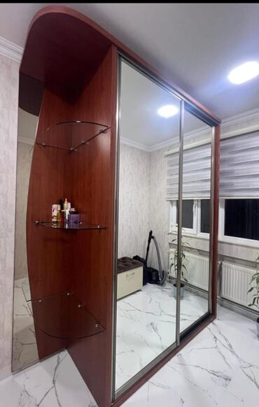 Divan və masa dəstləri: Endirimmm deyer deymezine satilir evden cixmalidir (Dolab) yaxwi