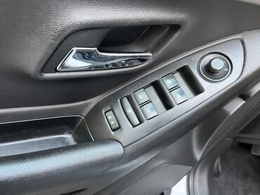 Chevrolet: Chevrolet Trax LT (AWD) – kompakt krossover - Mühərrik: ECOTEC benzin — 16