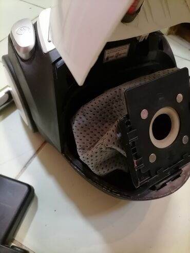 Klasični usisivači: Usisivač GORENJE Odličan na kesu platnenu kao nov je 1400 w vuče kao — 10