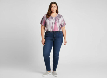 bluzki w serek plus size: Bonmarche, Жіноча блуза, розмір 5XL