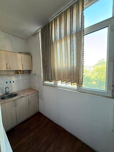 старые квартиры: 1 комната, 34 м², Киргизия 1 105 серия, 2 этаж, Старый ремонт — 4