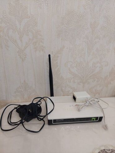 Kitablar, jurnallar, CD, DVD: TP LİNK modem. Model-TD-W8151N. Çox az istifadə olunub. Modem