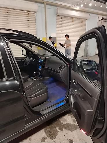 hunday: Hyundai Santa Fe MLX – qara rəngli, 5 qapılı krossover/SUV. Əsas — 5