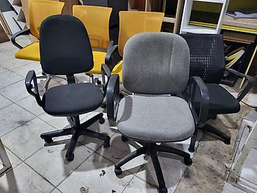 Ofis və oyun kresloları: İşlənmiş, Təkərli, Qolları tənzimlənmir, Parça — 1