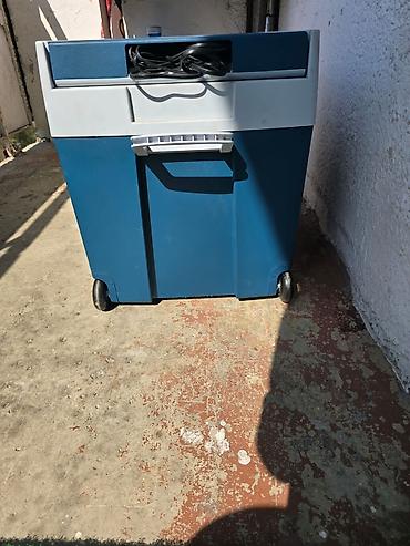 islenmis soyducu: Avto üçün soyuducu, İşlənmiş, Prikurivateldən, Plastik, Almaniya, Ünvandan götürmə — 3