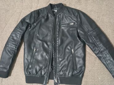 кожа куртка: Куртки ЭКО кожа 1 куртка- бомбер на мальчика 9-10лет 1200 от