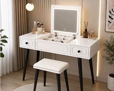 Stolovi: 09. Uredite svoj beauty kutak uz elegantan sto za šminkanje modernog — 1