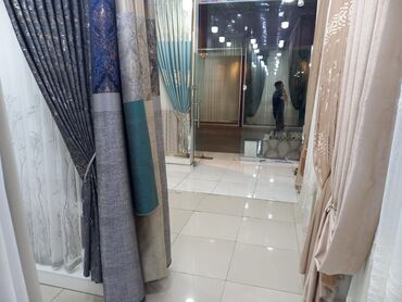 цена на коммерческую недвижимость: Sədərək Ticarət Mərkəzində obyekt satışda! 📍 Yer: Pərdə şöbəsi 🏢