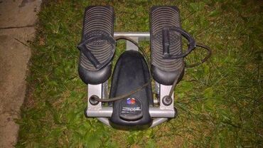 Ostale sprave za vežbanje: 1. Stepper Swing&Twist 60891-1 - 40€ 2. Blue Stepper - 30 € — 1