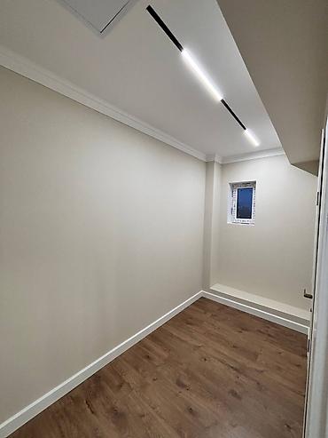 Фасадные работы: Современный двухэтажный дом в классическом стиле с подсветкой фасада и — 22